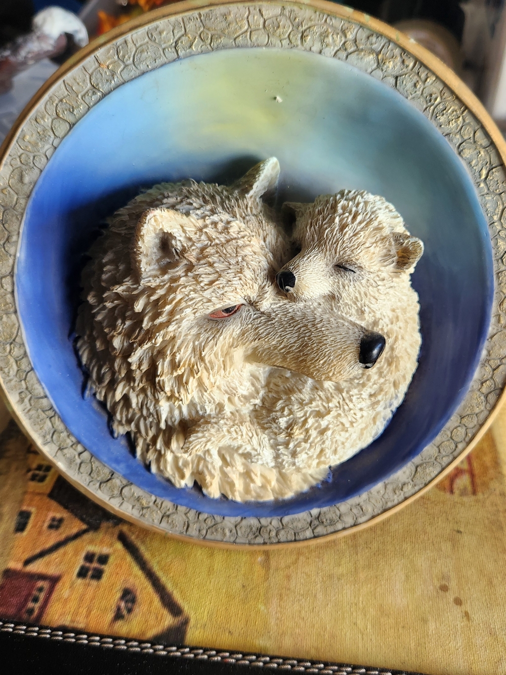Cream Wolf Pair Habitat Accent Figurine - Decorative Pet Accessory